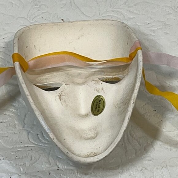 Wall Decor Ceramic Mini Mardi Gras Mask Hand Painted Glitter 3"x4" - Picture 7 of 13